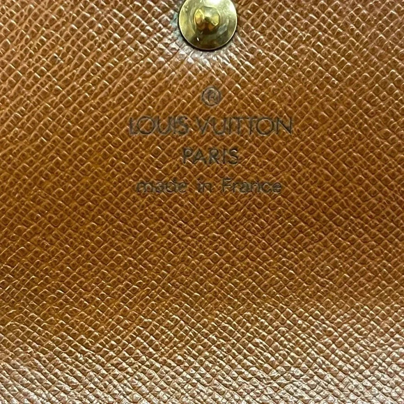 #194 Louis Vuitton Porte Tresor Monogram Trifold Wallet - Picture 6 of 16